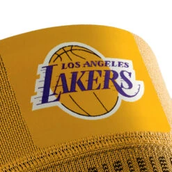 Bauerfeind SC KNEE SUPPORT NBA LAKERS 8 Bauerfeind SC KNEE SUPPORT NBA LAKERS -Bauerfeind Verkaufsgeschäft BA000000017 700 03 1